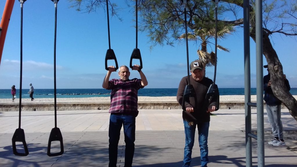 Personas haciendo deporte