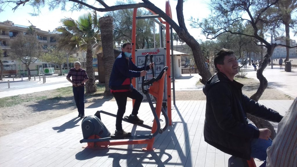 Personas haciendo deporte