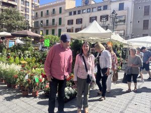 Personas en mercado