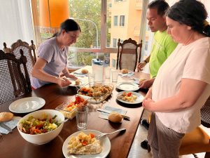 Personas cocinando