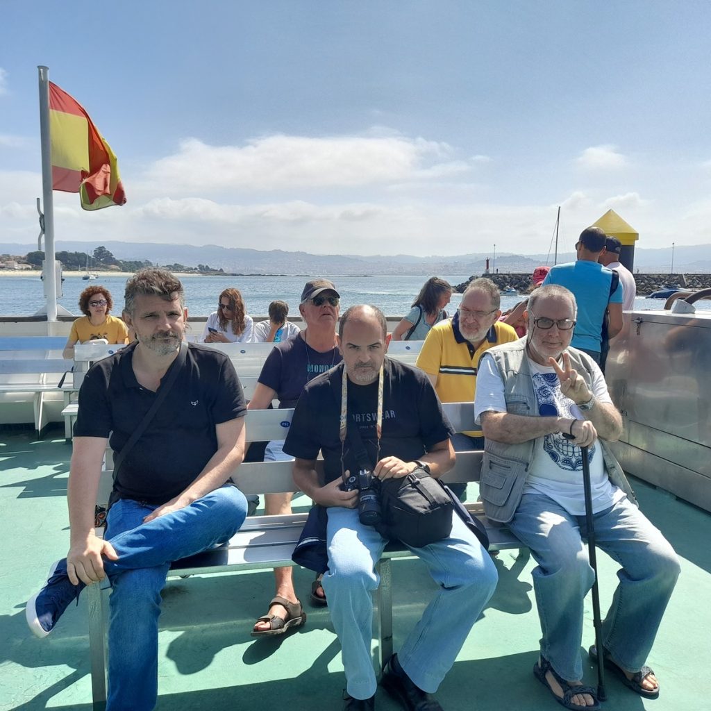 Personas en barco