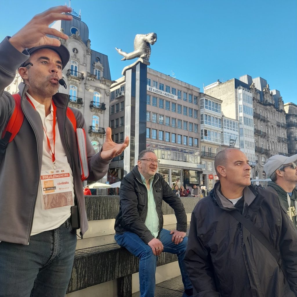 Personas en ruta por Vigo