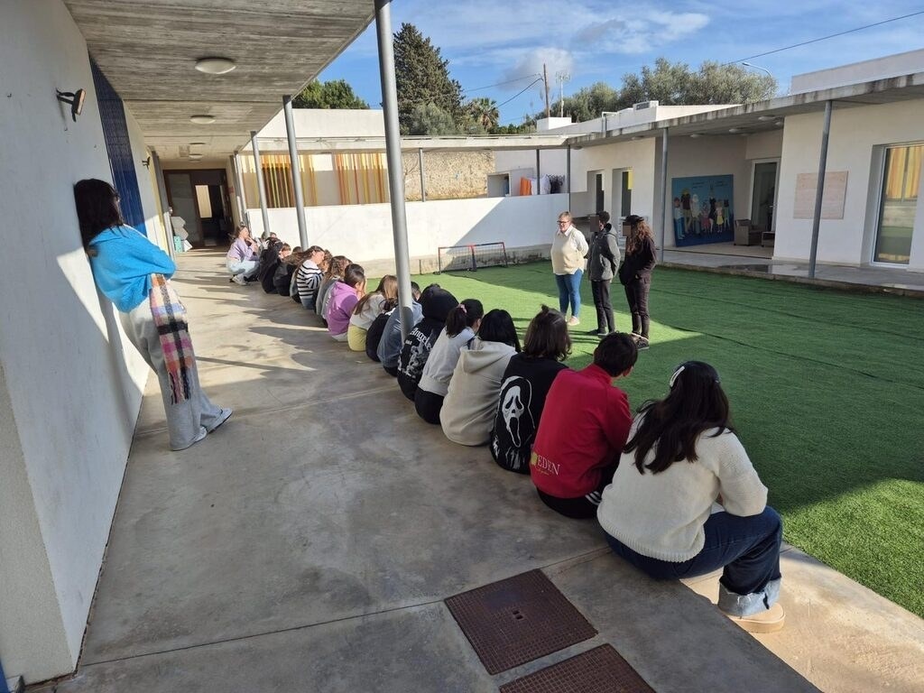 Chicos en asamblea