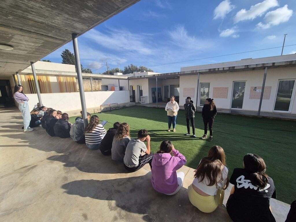 Chicos en asamblea