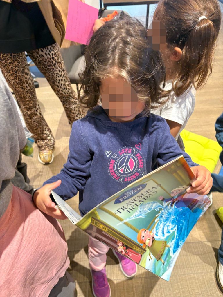 Niñas con libros