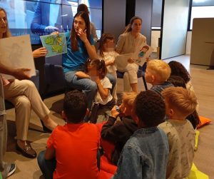 Niñas con libros