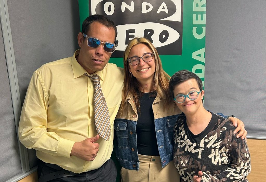 Chicos en la radio