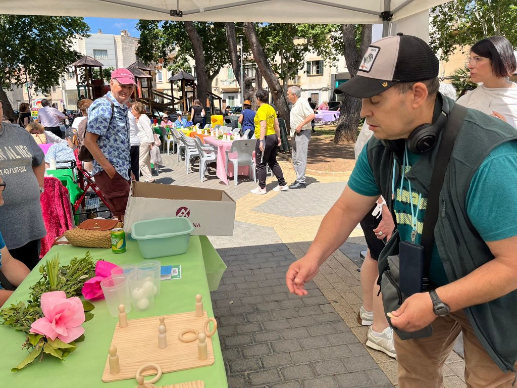 Personas en feria de la primavera