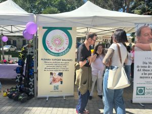 Personas en feria de la primavera
