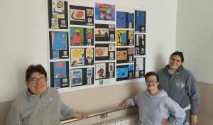 Chicas en la exposición