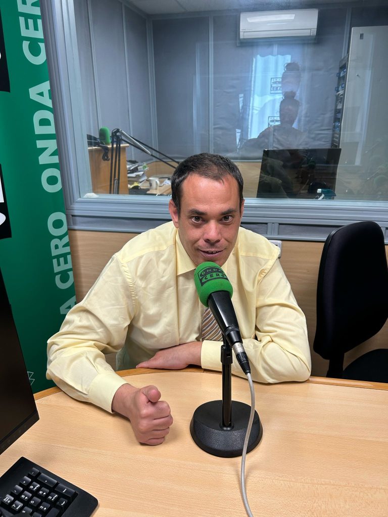 Chicos en la radio