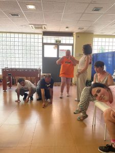 Chicos en taller de percusión