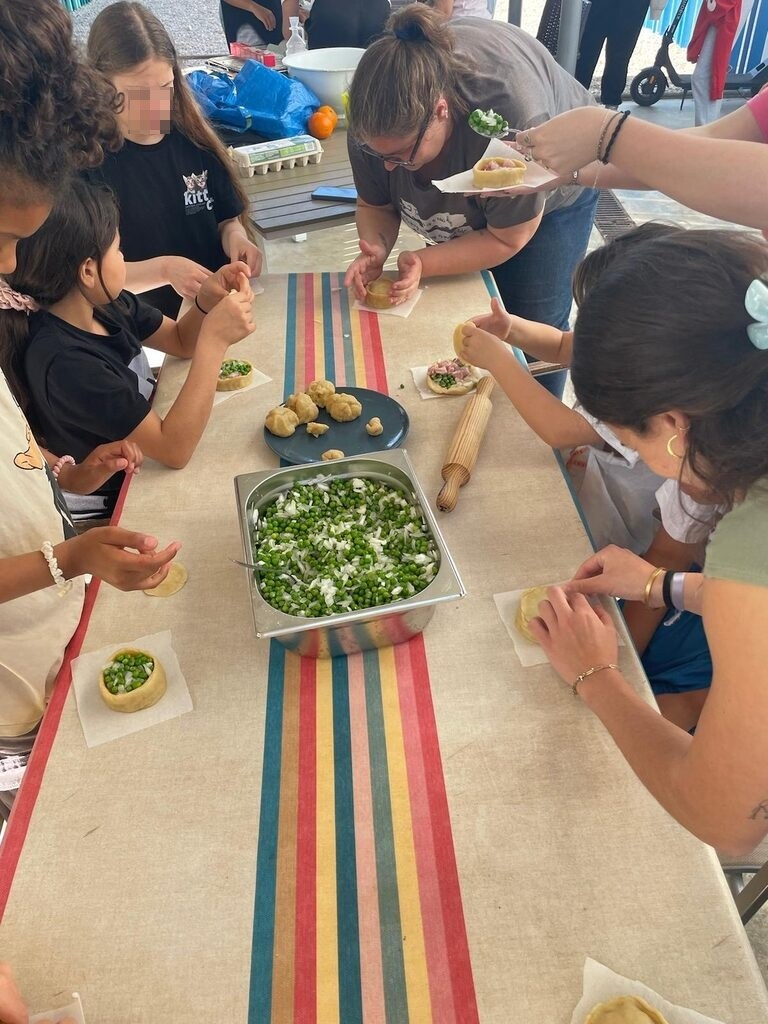 Niños cocinando