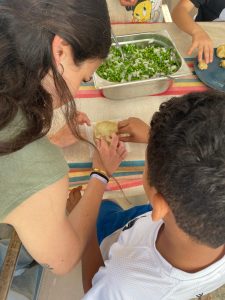 Niños cocinando