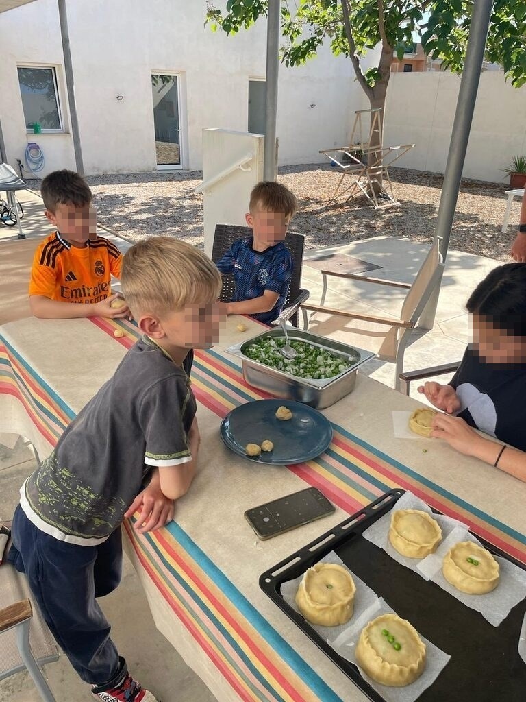 Niños cocinando