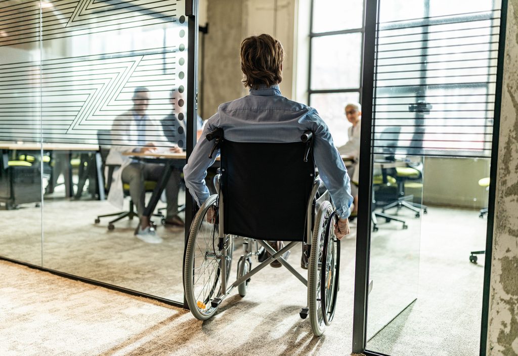 requisitos para contratar a una persona con discapacidad