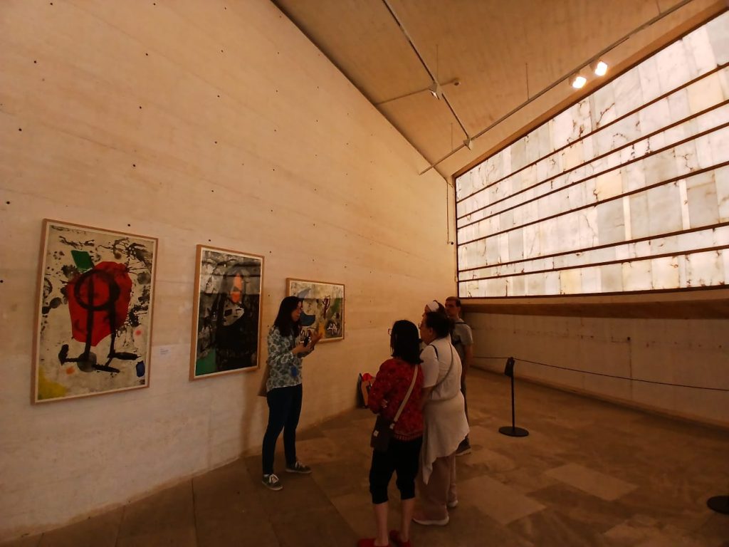 Personas en la Fundación Miró