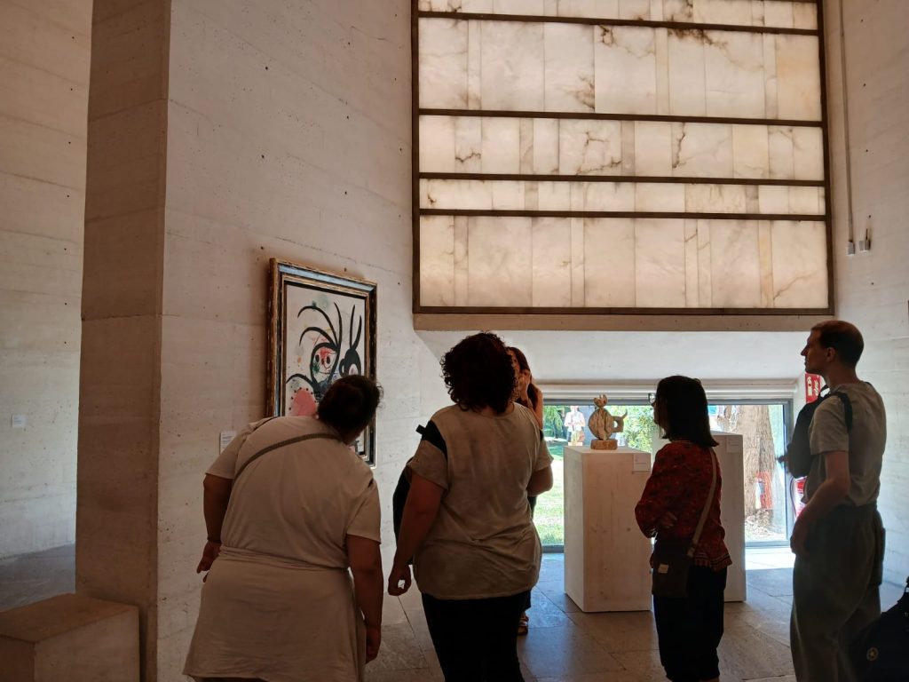 Personas en la Fundación Miró