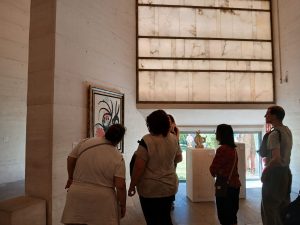 Personas en la Fundación Miró