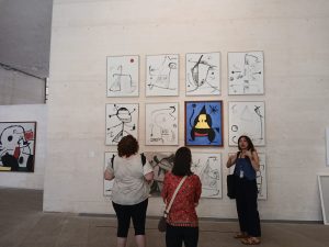 Personas en la Fundación Miró