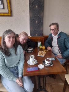 Personas de visita a Xinzo de Limia