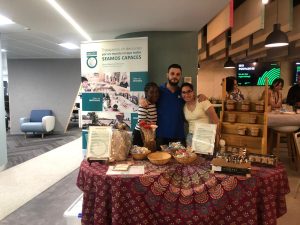 Chicos en mercadillo
