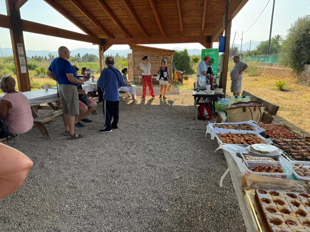 Personas en huerto