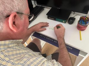 Personas en taller de musicoterapia