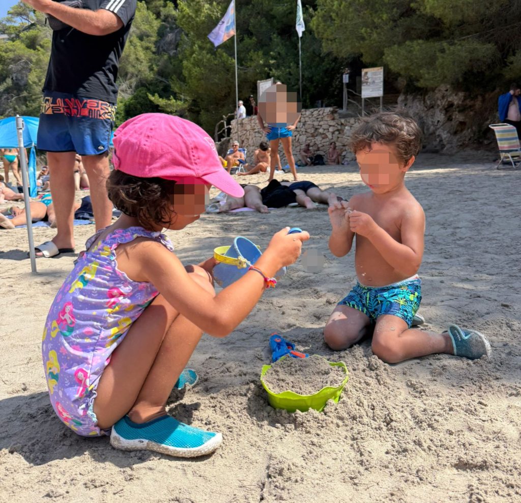Niños en la piscina
