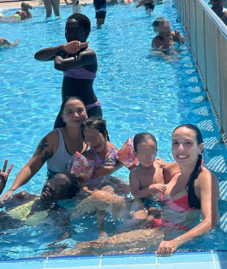 Niños en la piscina