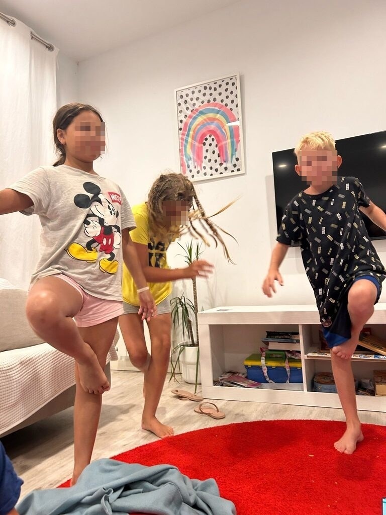 Niños jugando a la oca