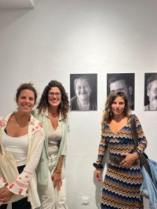 Personas en Exposición de fotos