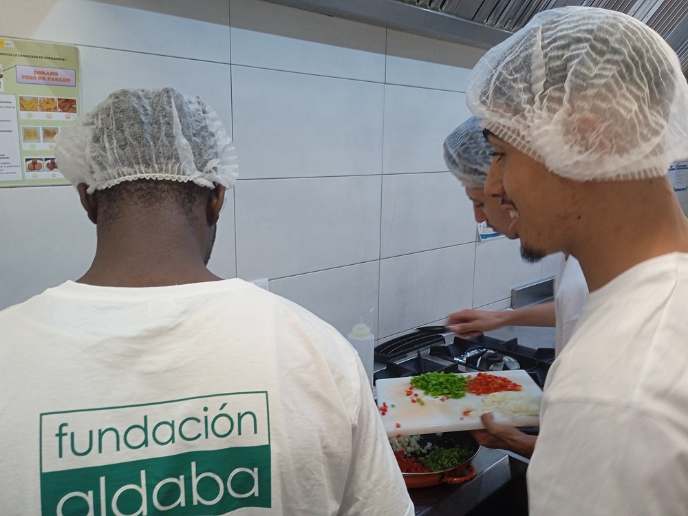 Chicos cocinando