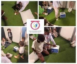 Niños votando