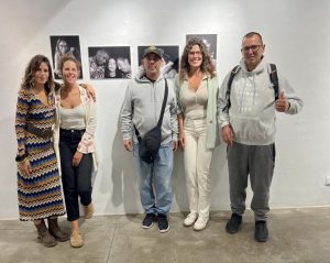 Personas en Exposición de fotos