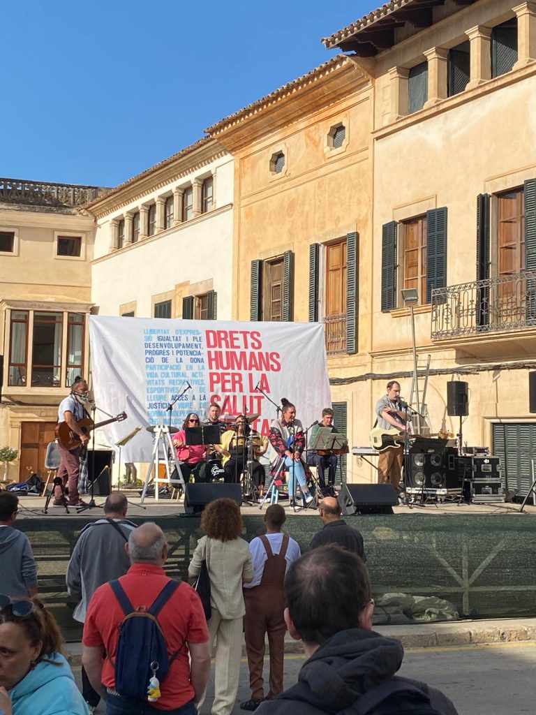 Personas en día de por la salud mental