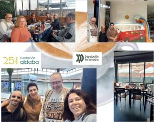 Personas tomando café