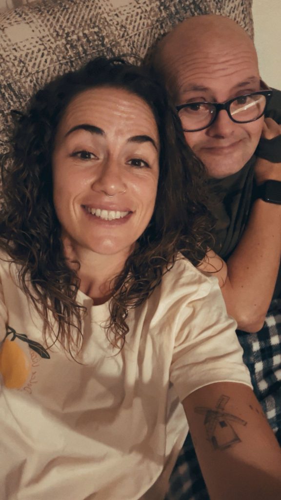 Personas sonriendo a cámara