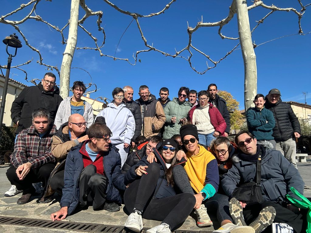 Foto de grupo en el pueblo