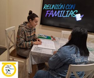 Personas en reunión