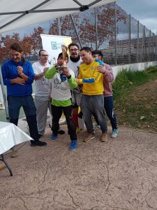 Personas en torneo de futbol