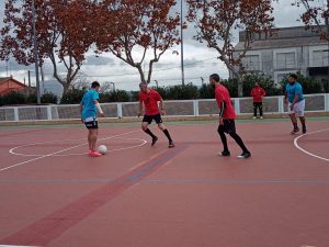 Personas en torneo de futbol