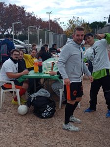 Personas en torneo de futbol