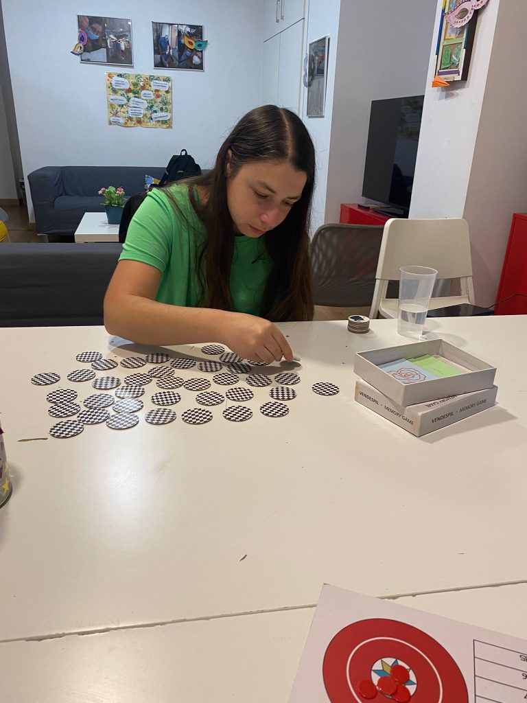 Personas jugando a juegos de mesa