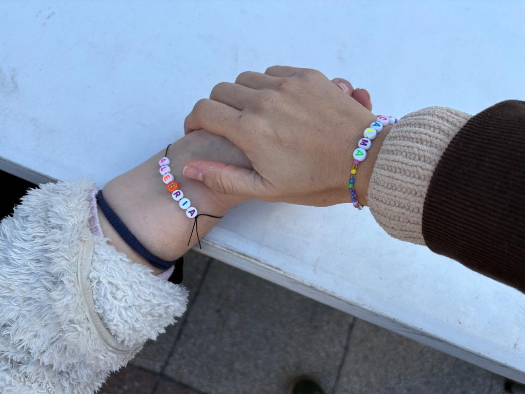 Foto de pulseras del taller de bisutería creativa