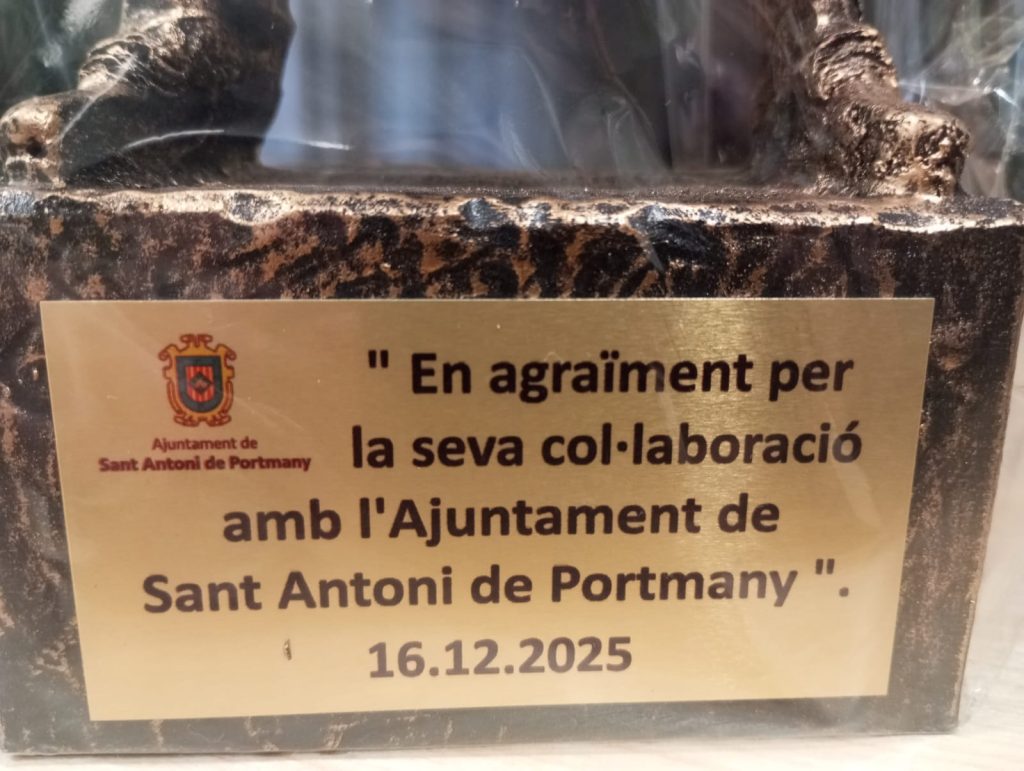 Foto de la placa del premio recibido