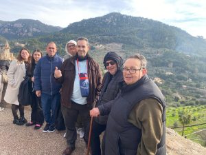 Personas en excursión en Valledemossa