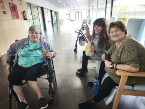 Personas en el festival de navidad