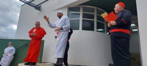 Personas disfrazadas en el entierro de la sardina