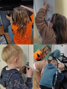 Niños haciendo un scape room